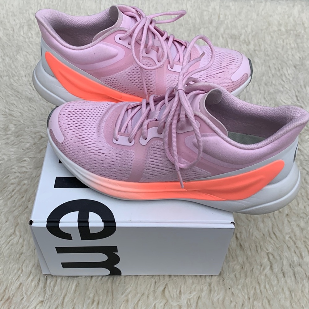 Lululemon Blissfeel Run women size 8